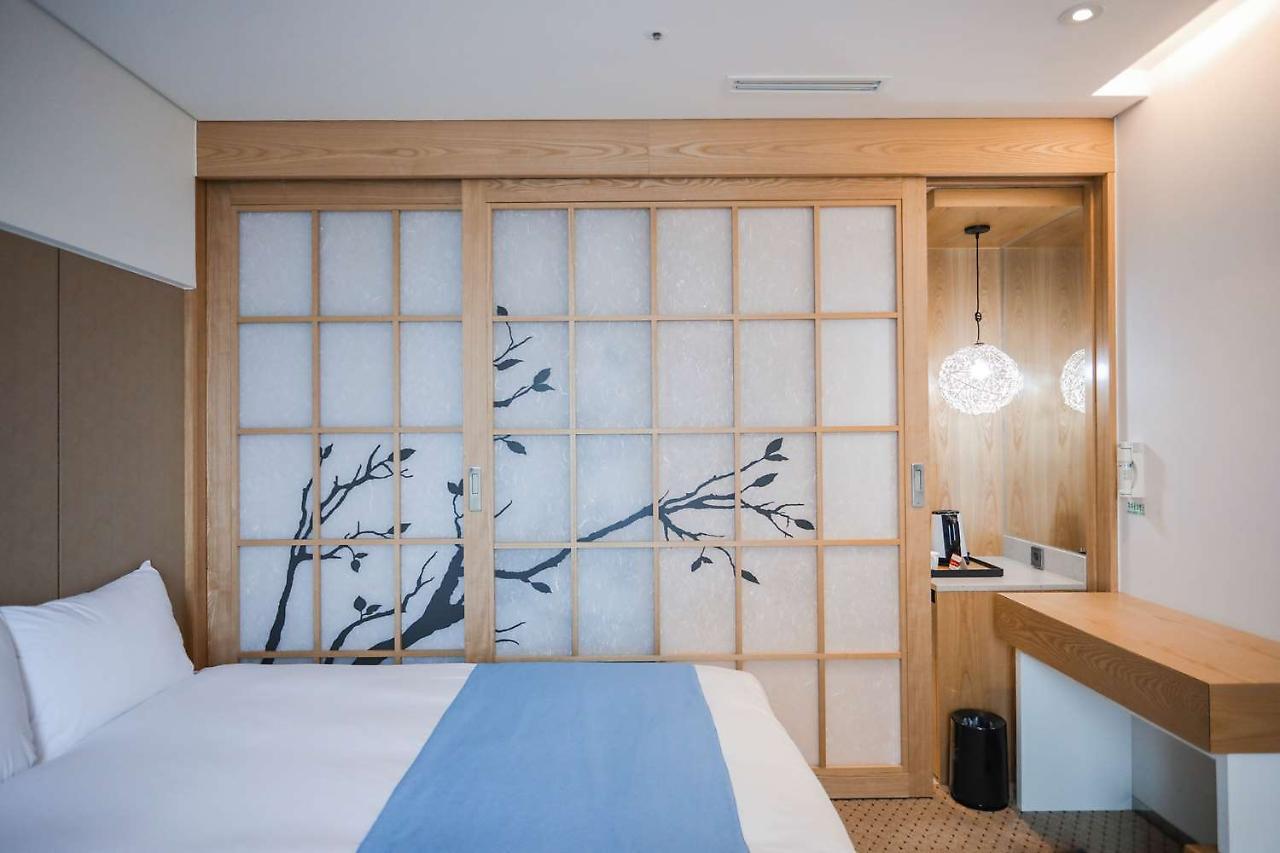 Hotel Whistlelark Jeju Exterior foto